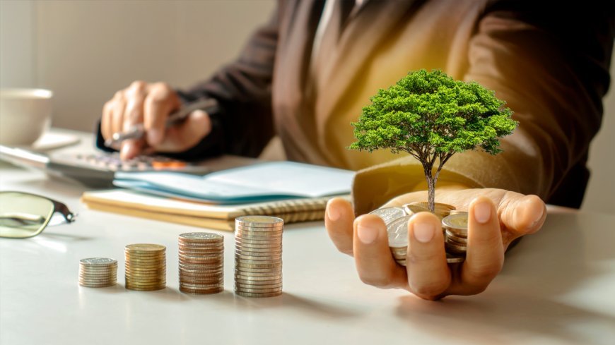 Why ETFs Are Outpacing Index Funds in 2025: Top Trends Explained