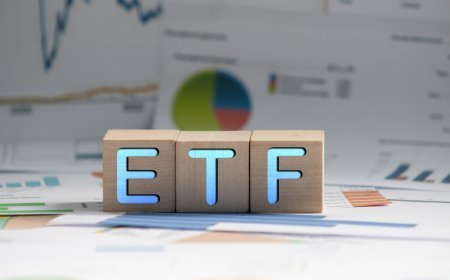 Active vs. Passive ETFs in 2026: Which Strategy Wins for Everyday Investors?