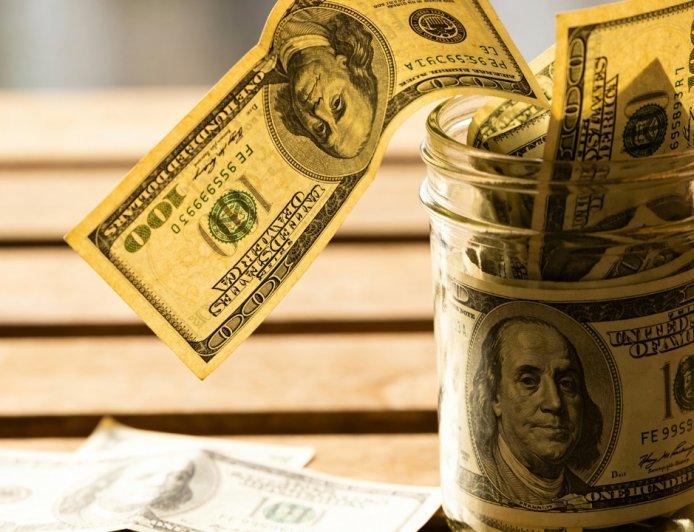 2026 New Year’s Financial Resolutions: Realistic Goals to Crush Debt and Build Savings