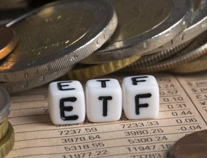 ETFs vs Mutual Funds in 2026: Which Should You Choose for Your Portfolio?