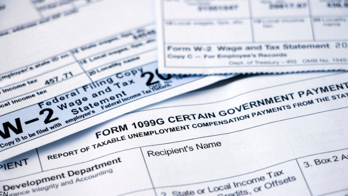 1099 vs. W-2 Income: Which Builds Wealth Faster?