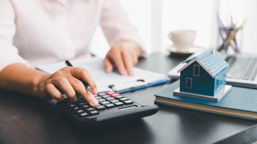 Can You Buy a House With Student Loans? Here's What Lenders Actually Look At