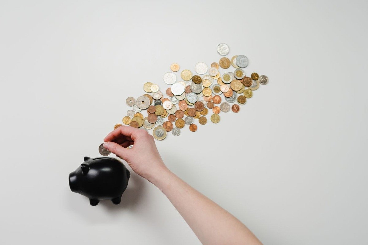 Sinking Funds Explained: How to Stop Irregular Bills From Wrecking Your Budget