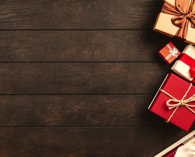 How to Build a Holiday Budget Now So January Doesn't Hurt