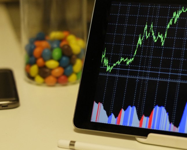 AI Stocks Slide as Safety Warnings and 5% Treasury Yield Rattle Investors