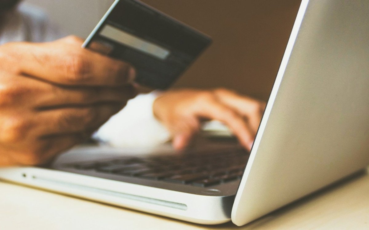 Late Credit Card Payments: How Long They Hurt Your Credit and How to Recover